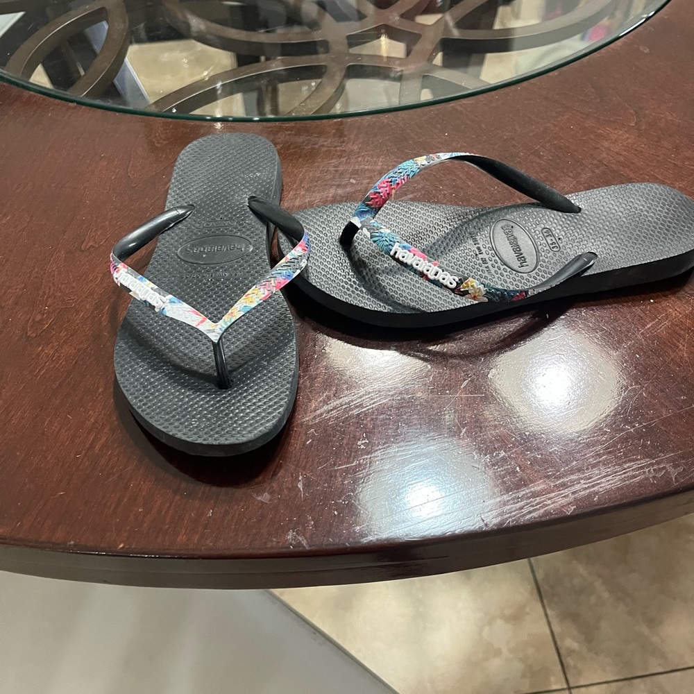- Havaianas slim strapped flip flop sandals, gently worn. Excellent condit…